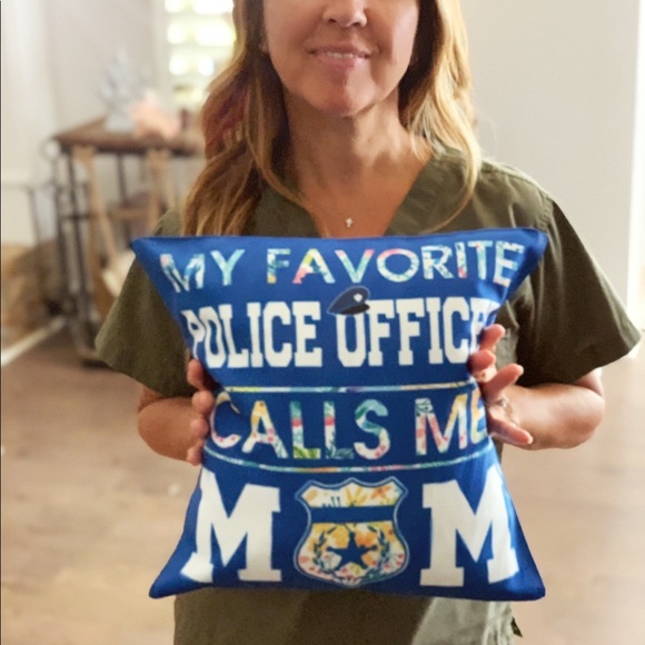 Welcome to my closet! - Picture 3 of 4